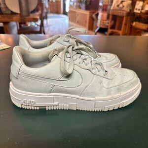 Women’s Nike Air Force 1